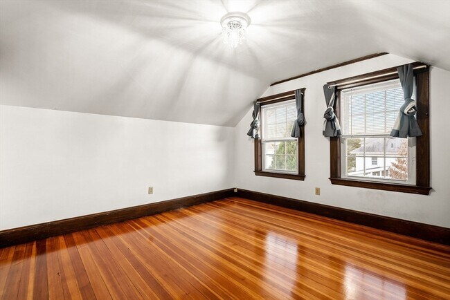 Building Photo - 133 Willow St