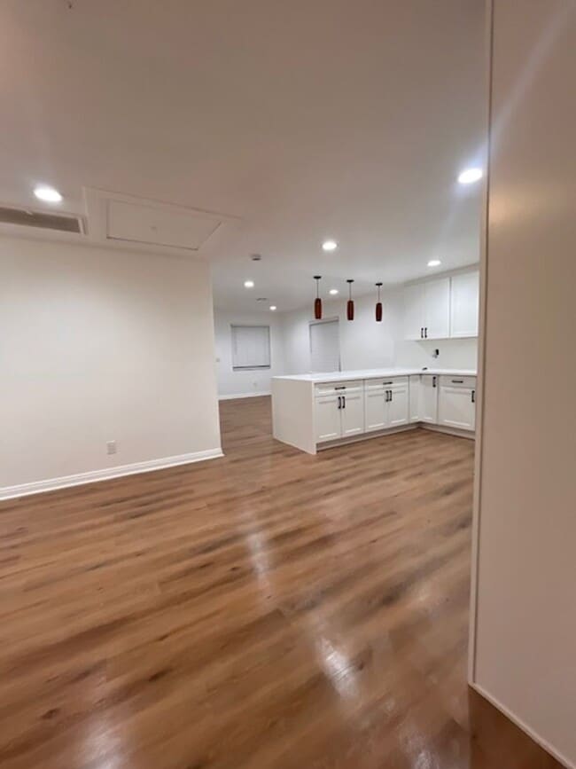 Building Photo - Gorgeous 3+2 home in Glassell Park!