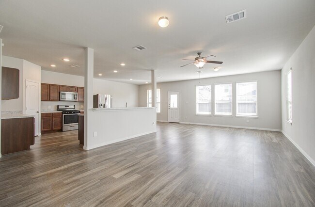 Building Photo - 3514 Vivaldi Dr
