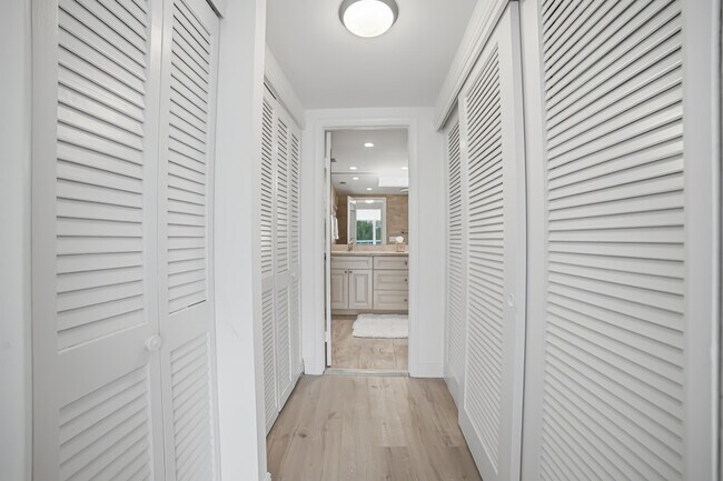 Building Photo - 2780 S Ocean Blvd