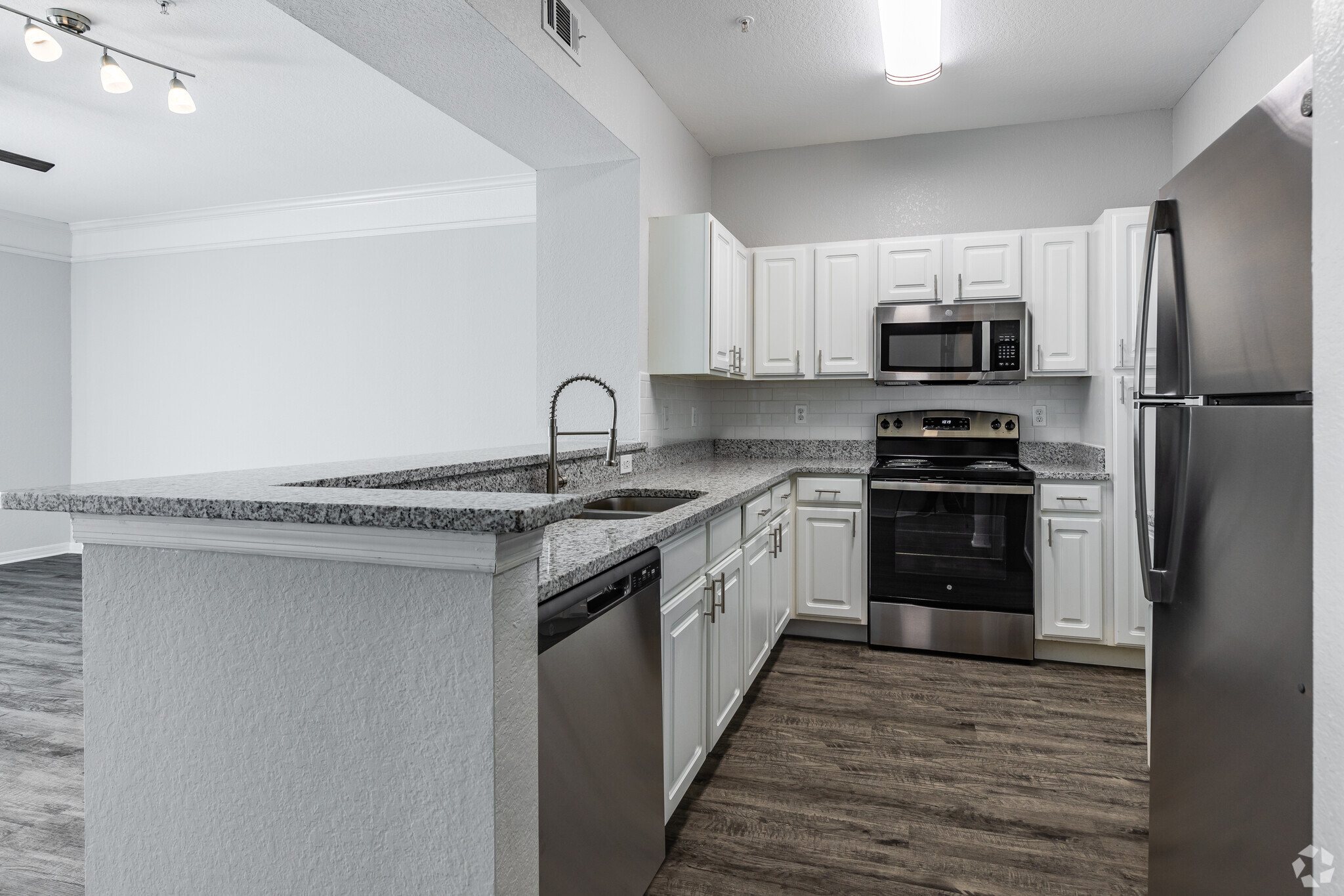 1 BR, 1 BA - 855SF - The Flats At Avalon Park