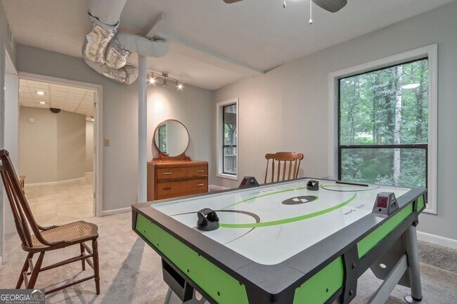 Building Photo - 428 Riverlake Ct