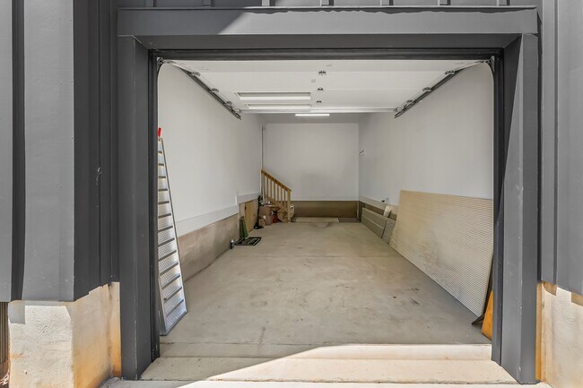 Building Photo - 428 N Green St
