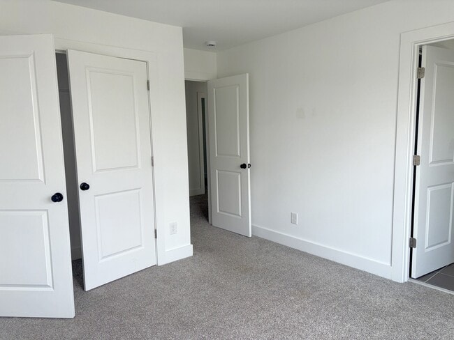 Building Photo - 120 Willa Mae Ln