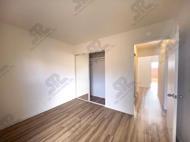 Building Photo - Two Bedroom, one bathroom, and two parking.