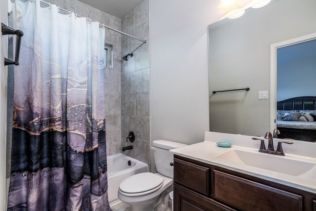 Building Photo - 10410 Southern Hawker