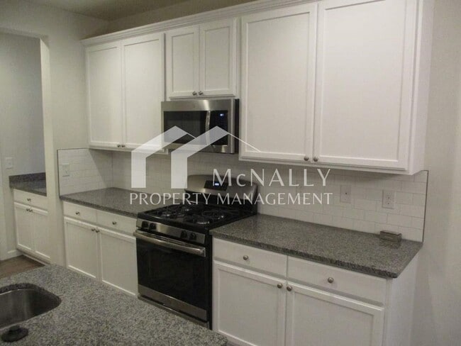 Building Photo - 3 Bedroom, 2.5 Bathroom Andasio Villiage Home in Port Orchard