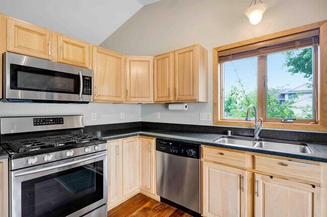 Building Photo - 3670 Sabertooth Trail