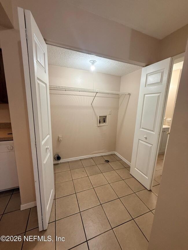 Building Photo - 470 Crabapple Ct