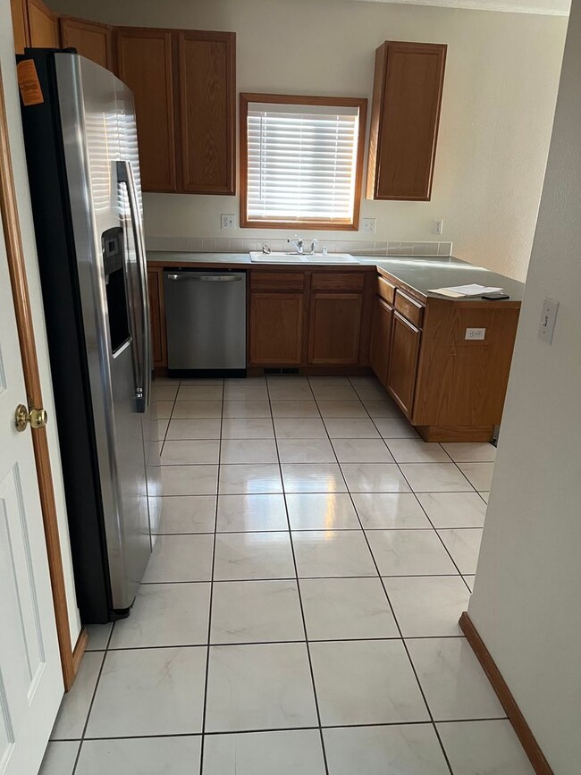 Building Photo - Beautiful 9 Mile Area Home