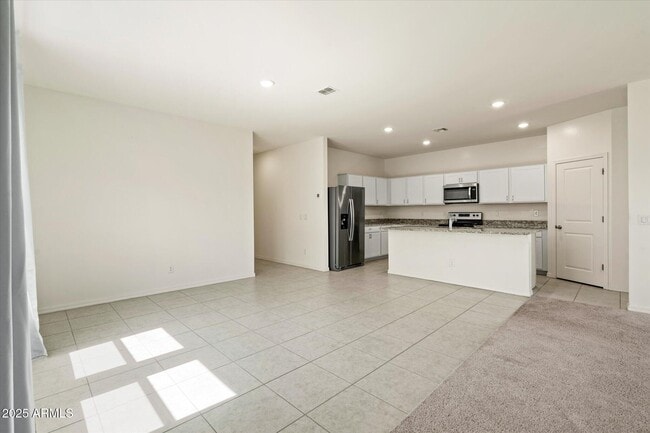 Building Photo - 18461 N Los Gabrieles Way