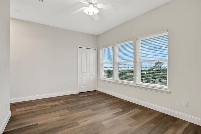 Building Photo - 524 Arricola Ave