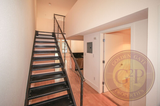 Building Photo - Dogpatch - 1 BR, 2 BA Loft 859 Sq. Ft. - 3...