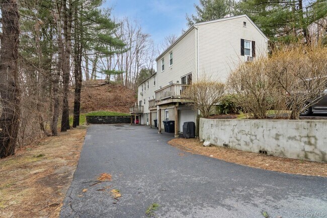 Building Photo - 129 Harris Rd