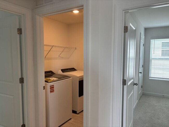 Building Photo - Brand New Build! 4 Bedrooms