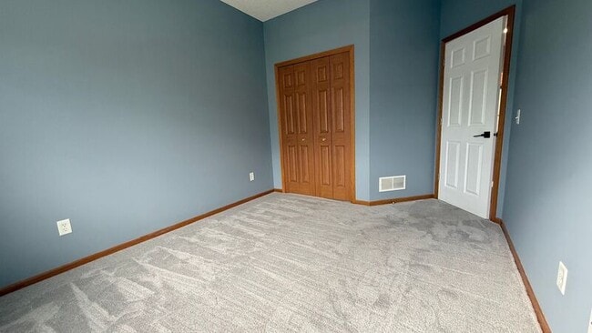 Building Photo - 6542 Merrimac Ln N