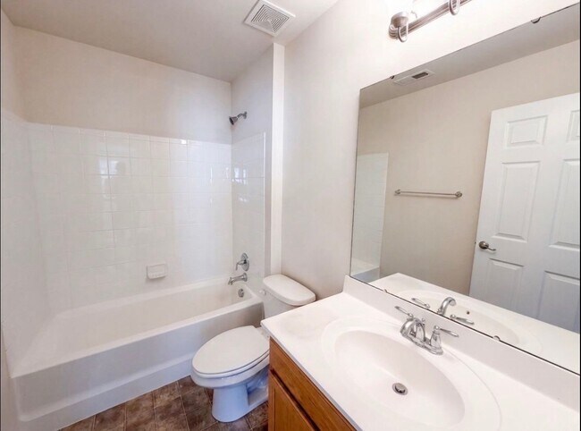 Building Photo - 13319 Castlewellan Dr