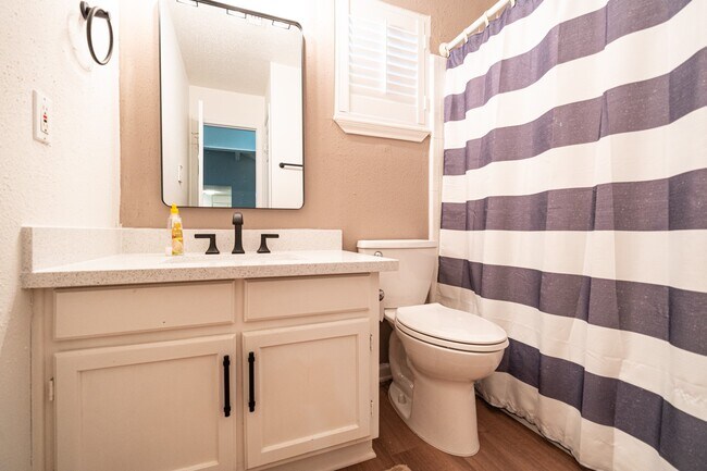 Building Photo - 3026 S Peach Hollow Cir