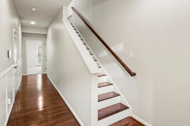 Building Photo - 214 Tanner Ln