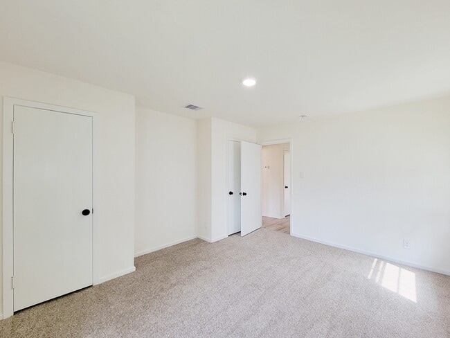 Building Photo - 301 Cypress St