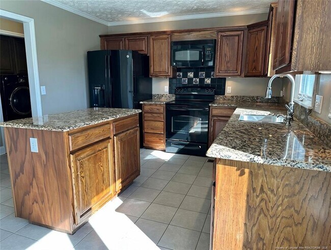 Building Photo - 6521 Ryefield Dr