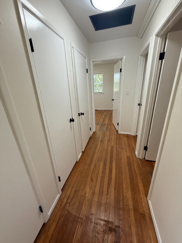 Building Photo - 2723 Hillview Dr