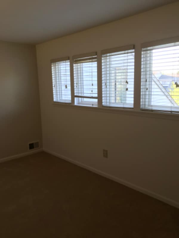 Building Photo - 5482 Country Club Ln