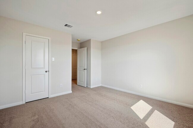 Building Photo - 360 Kingston Wy