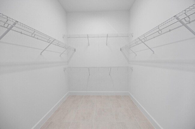 Building Photo - 15144 Wildwood Cir
