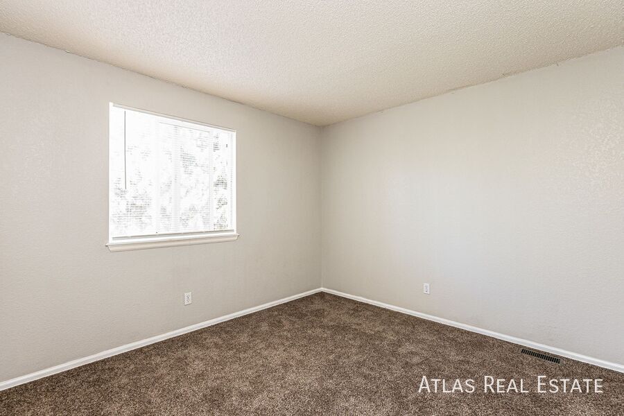 Building Photo - 5045 Sweetgrass Ln