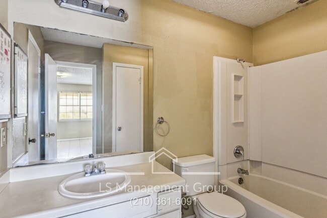 Building Photo - 6704 Windsor Hollow Dr