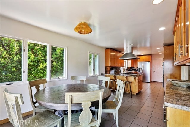 Building Photo - 7161 Grasswood Ave