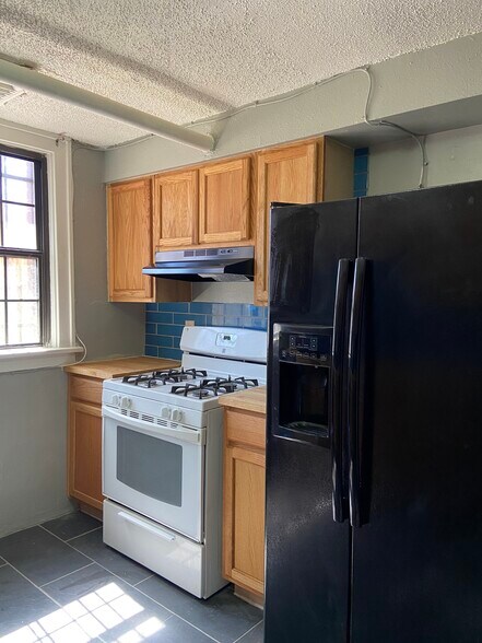Building Photo - 1684 Harrison St