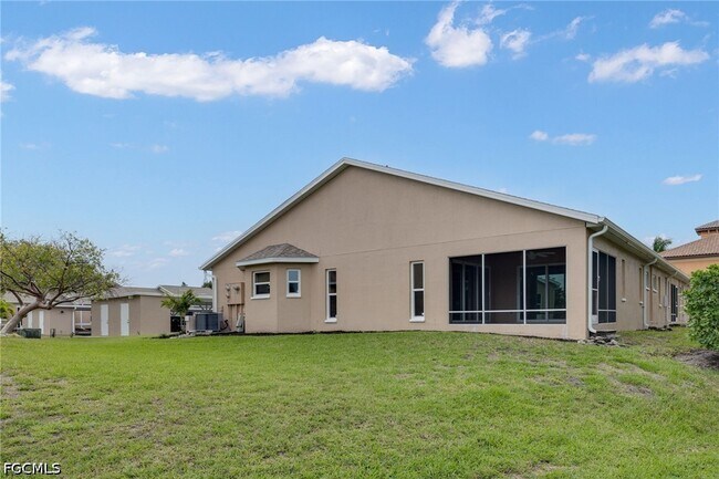 Building Photo - 16840 Sanibel Sunset Ct