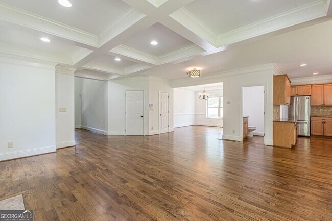 Building Photo - 1410 Eastland Rd SE