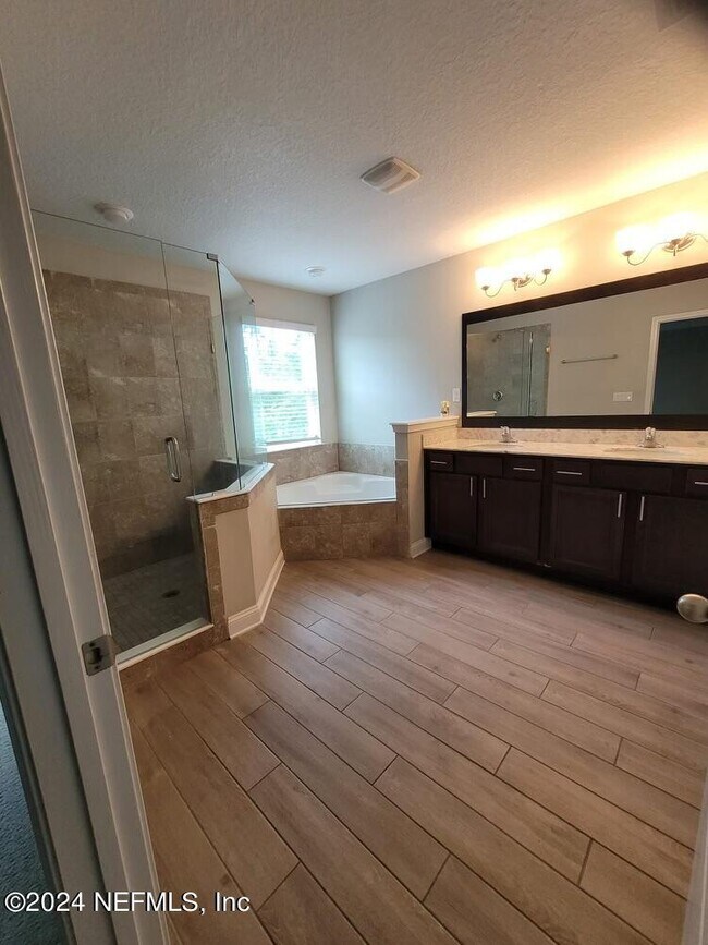 Building Photo - 4860 Red Egret Dr