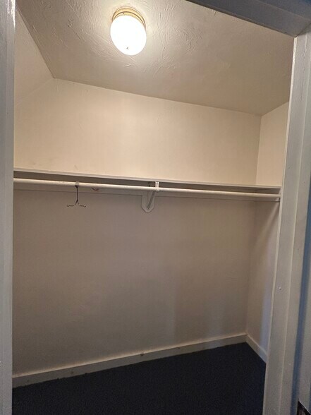 Building Photo - 21 Milton Ave