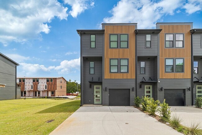 Building Photo - 125 Blue Eden Lp