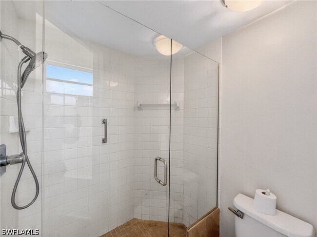 Building Photo - 9750 Sassafras Ct