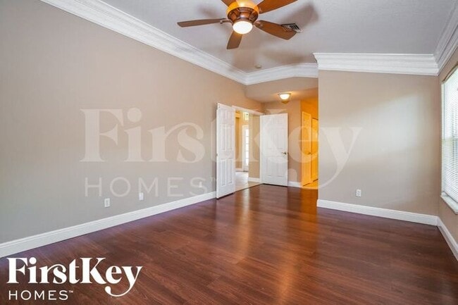 Building Photo - 1241 SW Wellington Ave