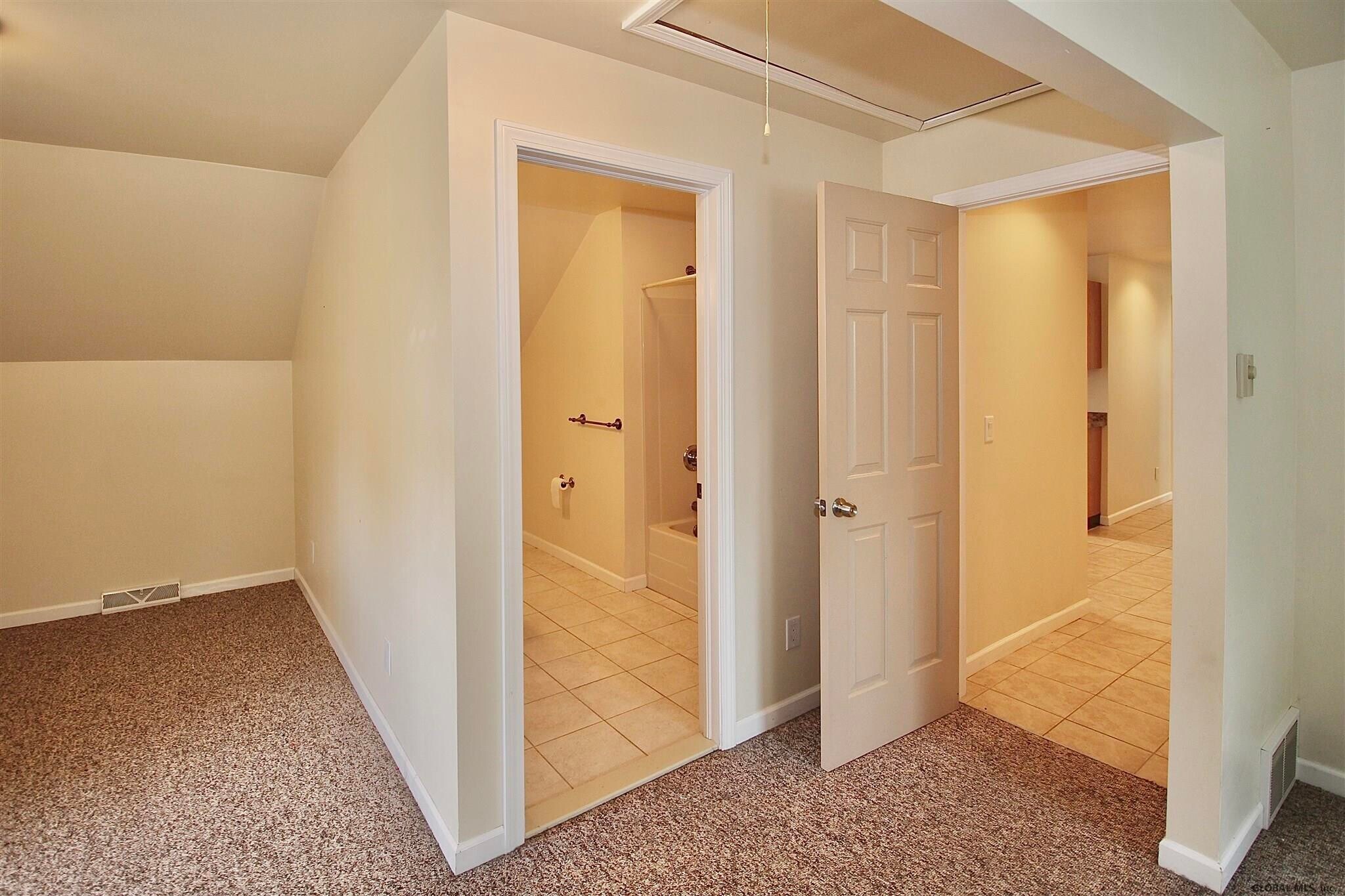 Building Photo - 7988 Mariaville Rd