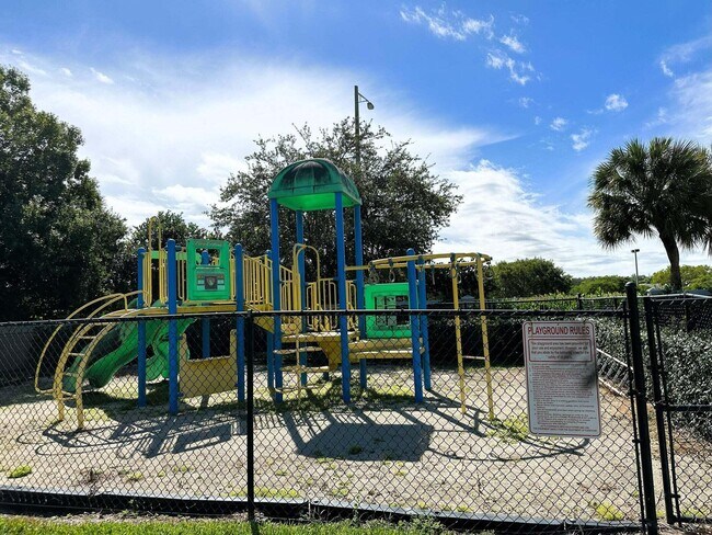 Building Photo - 5001 Wiles Rd
