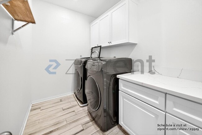 Building Photo - 2409 Via Alicante