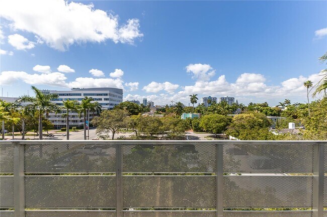 Building Photo - 1700 Meridian Ave