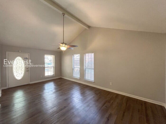 Building Photo - 6832 Maury Dr