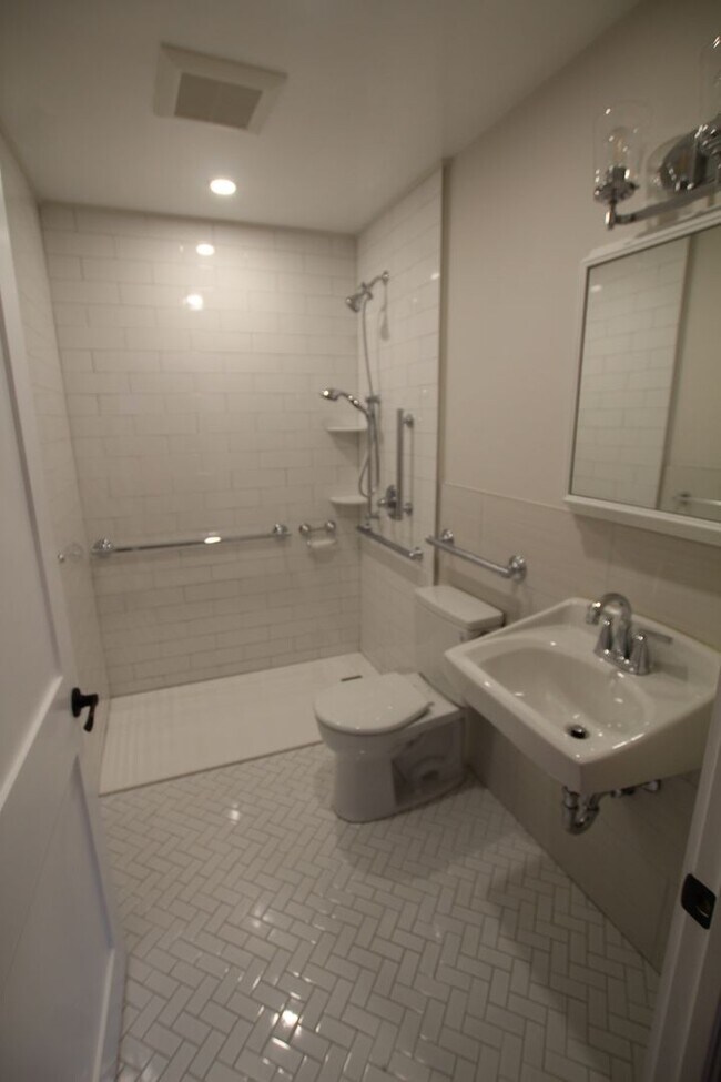 Building Photo - 40 Browning Terrace