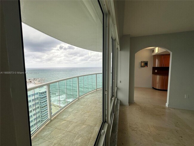 Building Photo - 3410 Galt Ocean Drive Apt #2103N, Fort Lau...