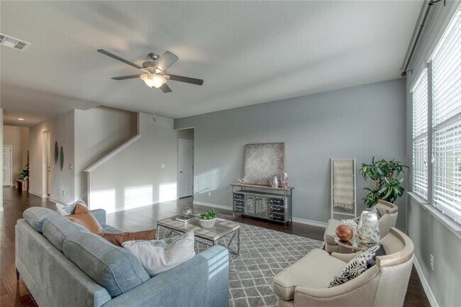 Building Photo - 173 Flexus Ln