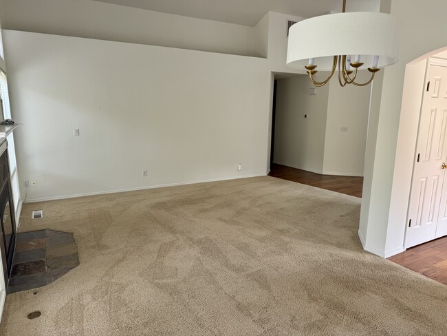Building Photo - 15325 SW Widgeon Ct