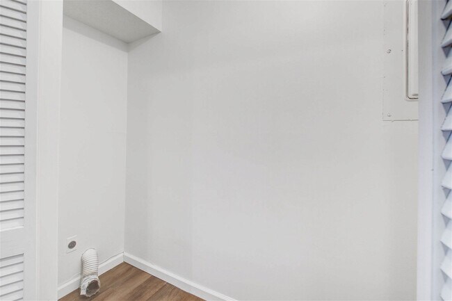 Building Photo - 2150 Spoleto Lane Apt #B3, North Charlesto...